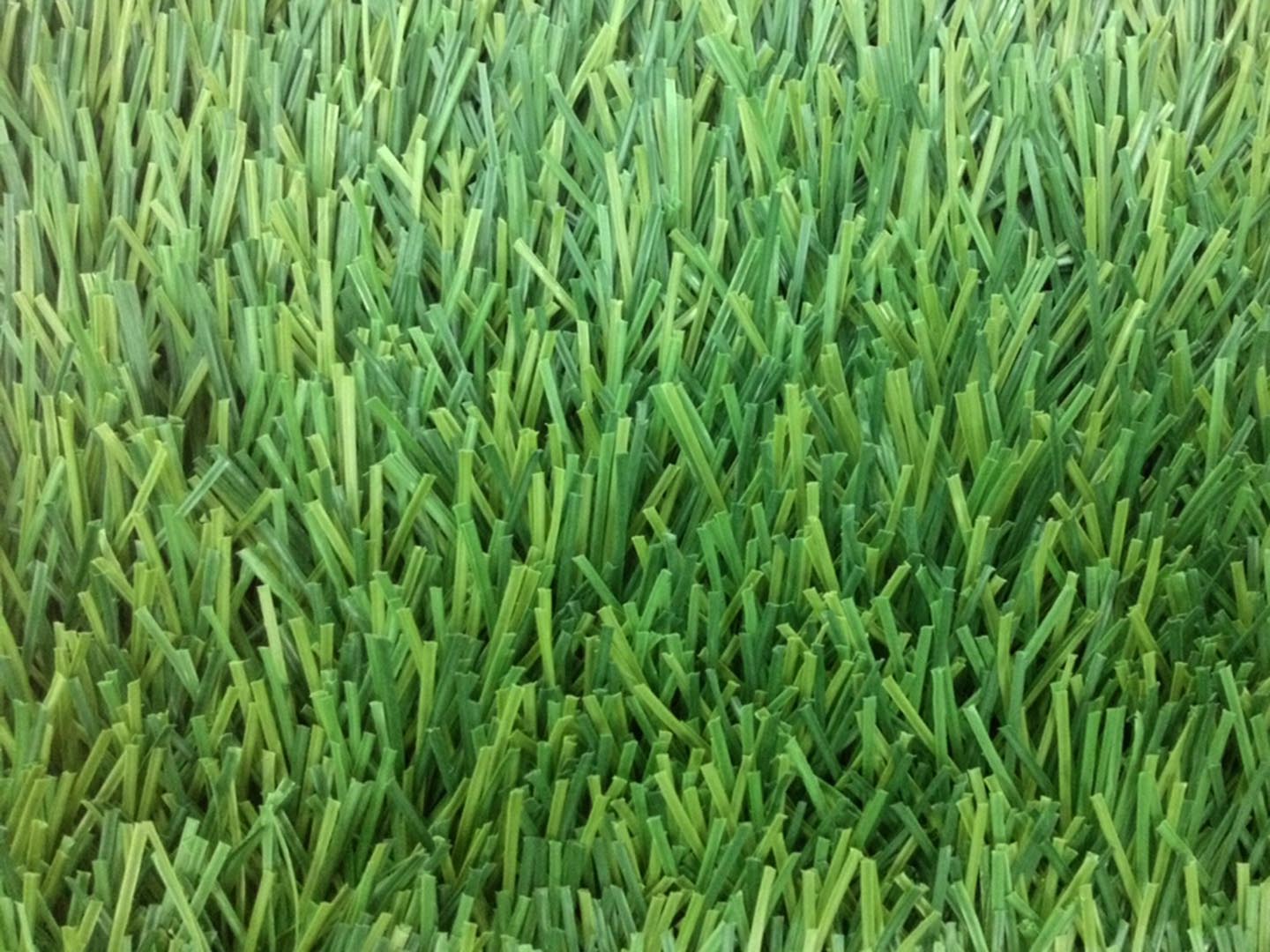 หญ้าเทียม อีซี่กราส สปอร์ต เอสซีจี รุ่นสั่งตัด ความยาวหญ้า 6 ซม. สี เอเนอจี กรีน